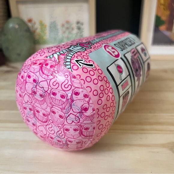 LOL Surprise Under Wraps Series Eye Spy Doll 15 Surprises Purse Carrying Case - Picture 3 of 6